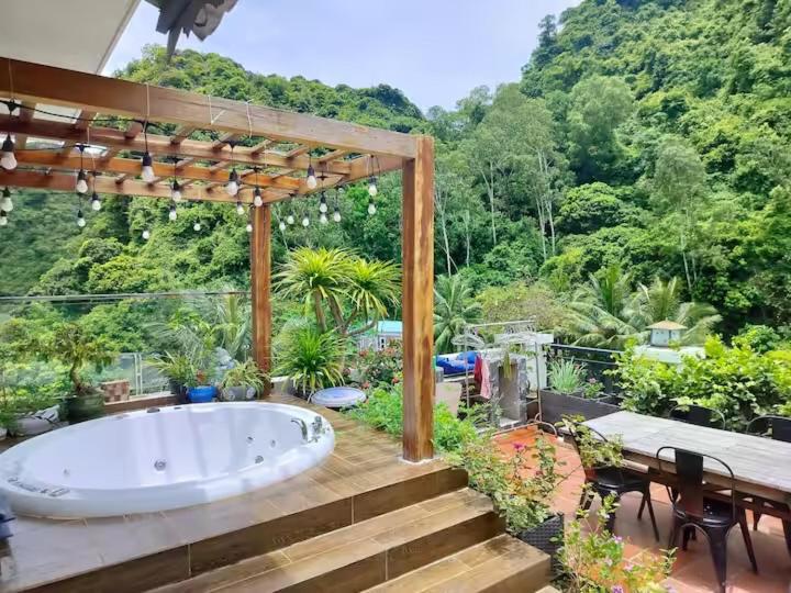 Catba Backpackers Hostel & Pool Bar Chan Chau Room photo